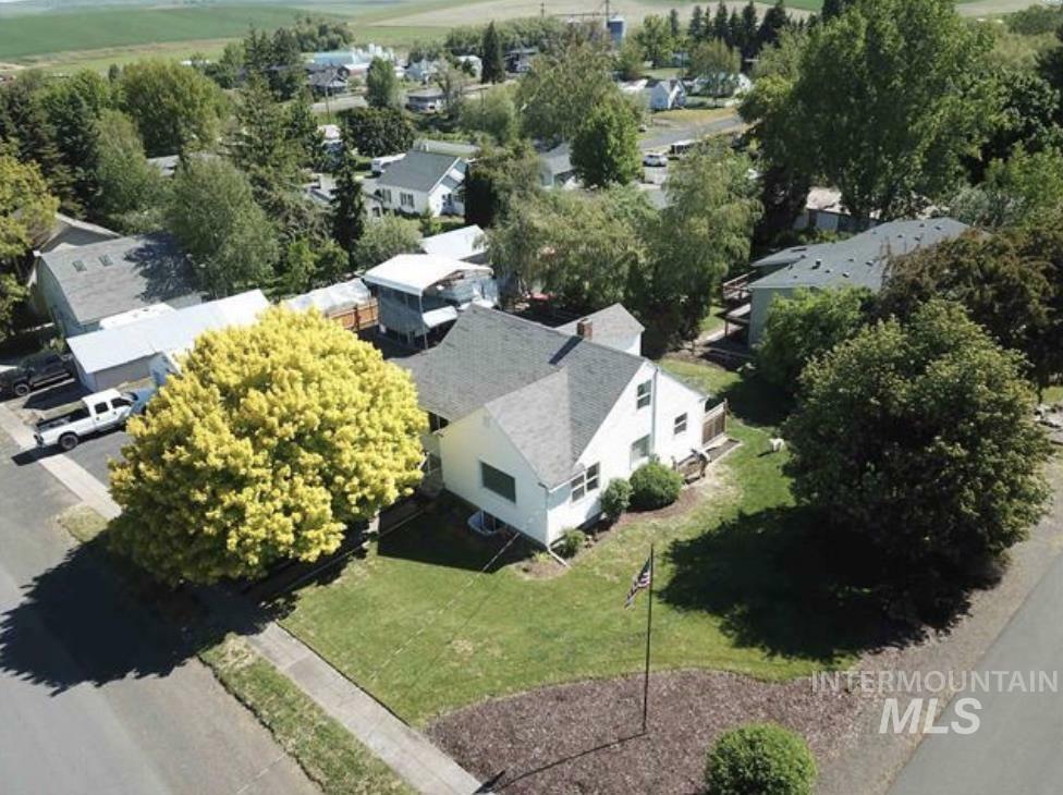 Property Photo:  709 Gregor Street  WA 99113 