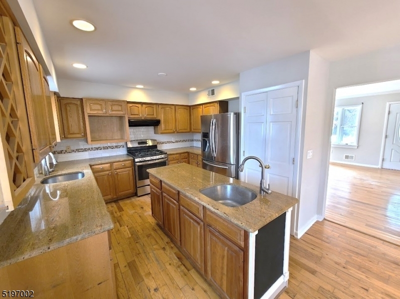 Property Photo:  354 Brightwood Ave  NJ 07090 