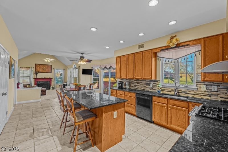 Property Photo:  8 Boulder Brook Ct  NJ 08502 