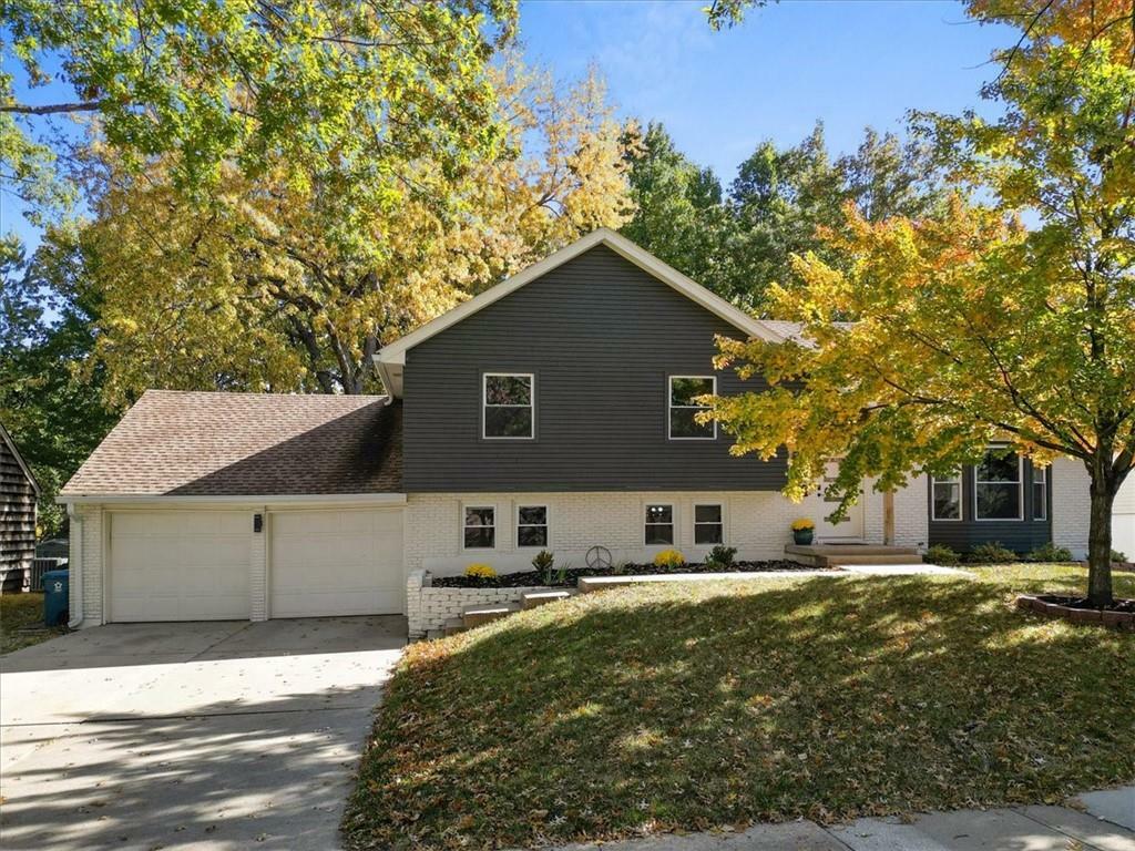 Property Photo: 9757 Glenwood Street KS 66212