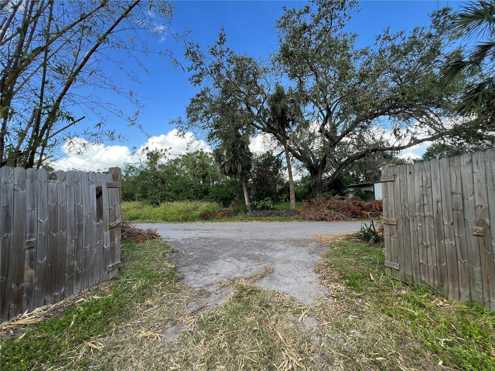 Property Photo:  4125 Old Bradenton Road  FL 34234 