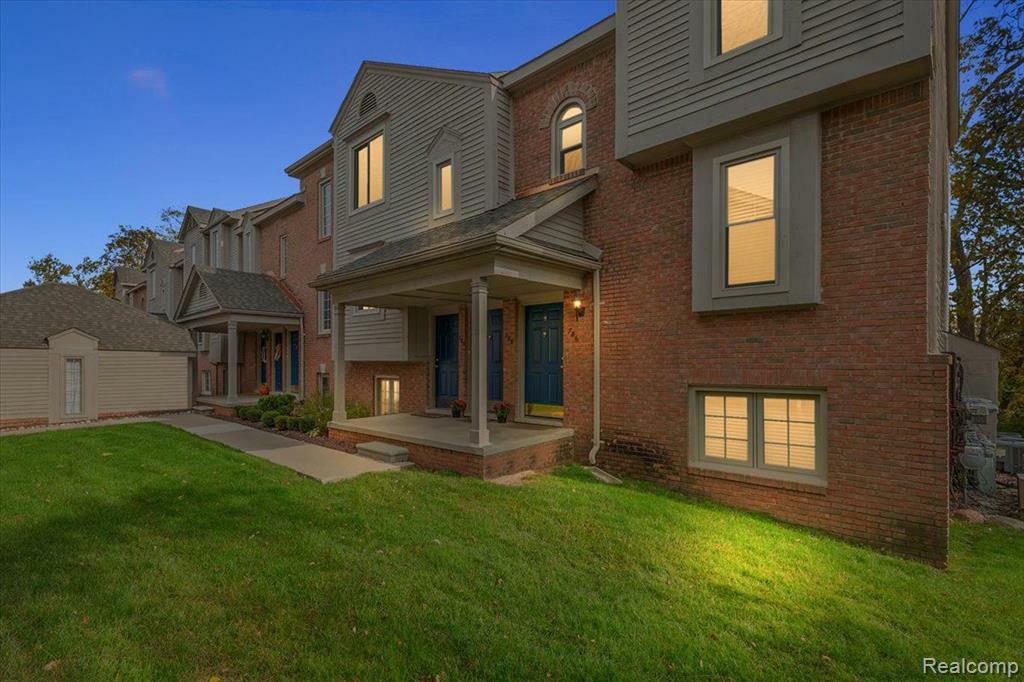 Property Photo:  788 York Street 11  MI 48170 1483 