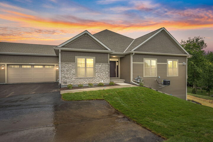 Property Photo: N28w25273 Parkway Ridge Cir -A Bldg 13 Unit 48 WI 53072