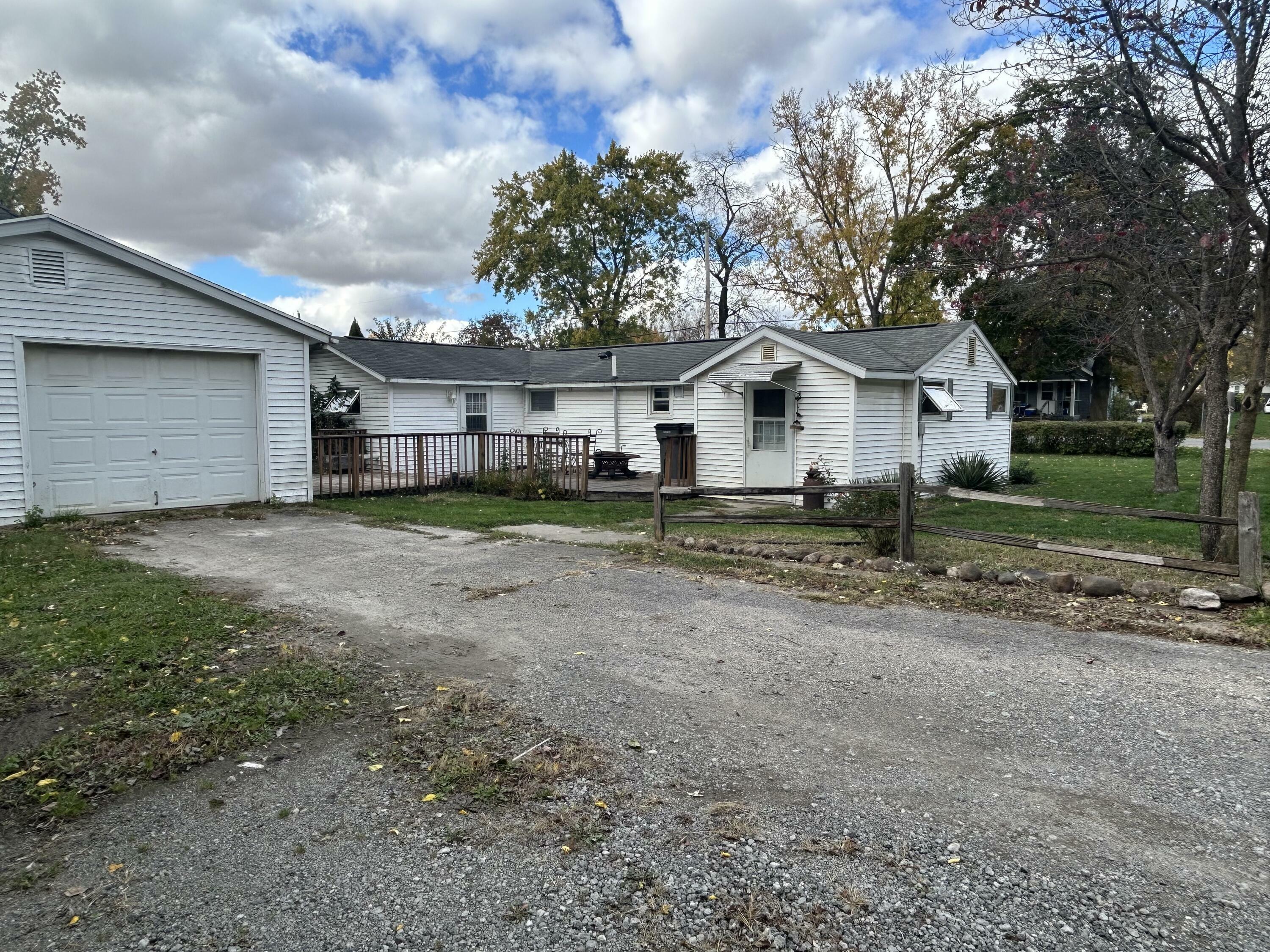 Property Photo:  3102 Owens Court  MI 49120 