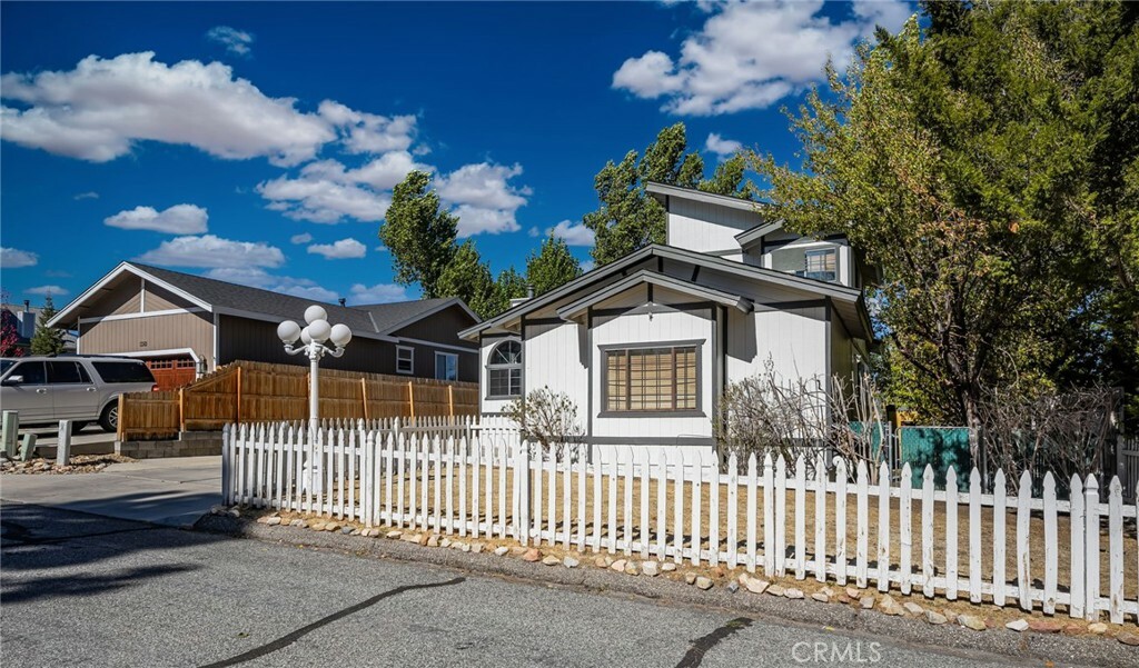 Property Photo: 1244 Panorama Drive CA 92314
