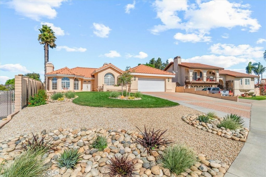 Property Photo:  1015 Butterfly Court  CA 93455 