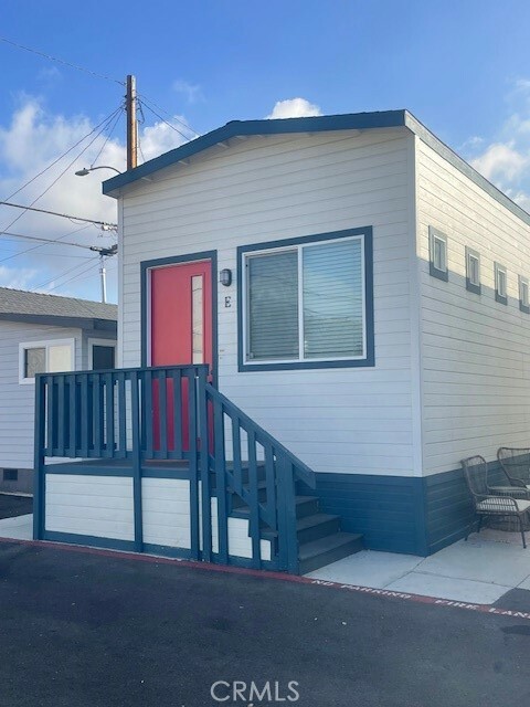 Property Photo:  313 1st Street E  CA 90631 