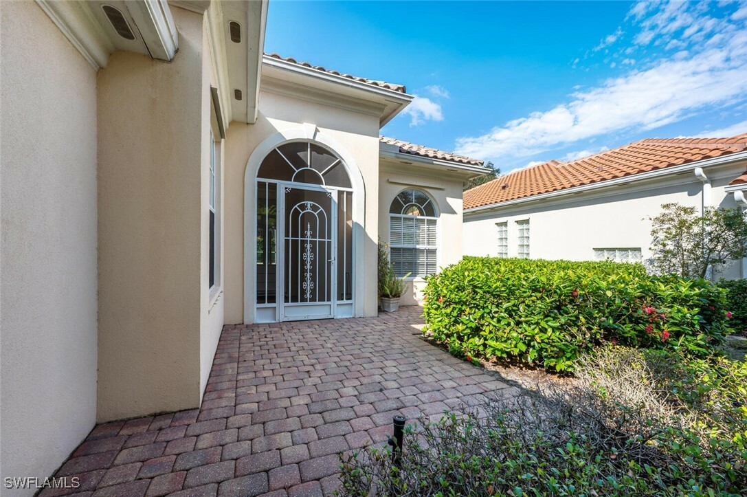 Property Photo:  2729 Island Pond Lane  FL 34119 