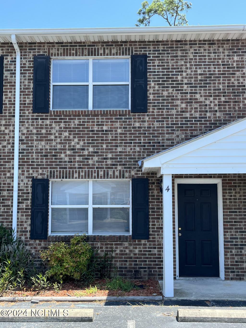 Property Photo:  3320 Bridges Street 4  NC 28557 