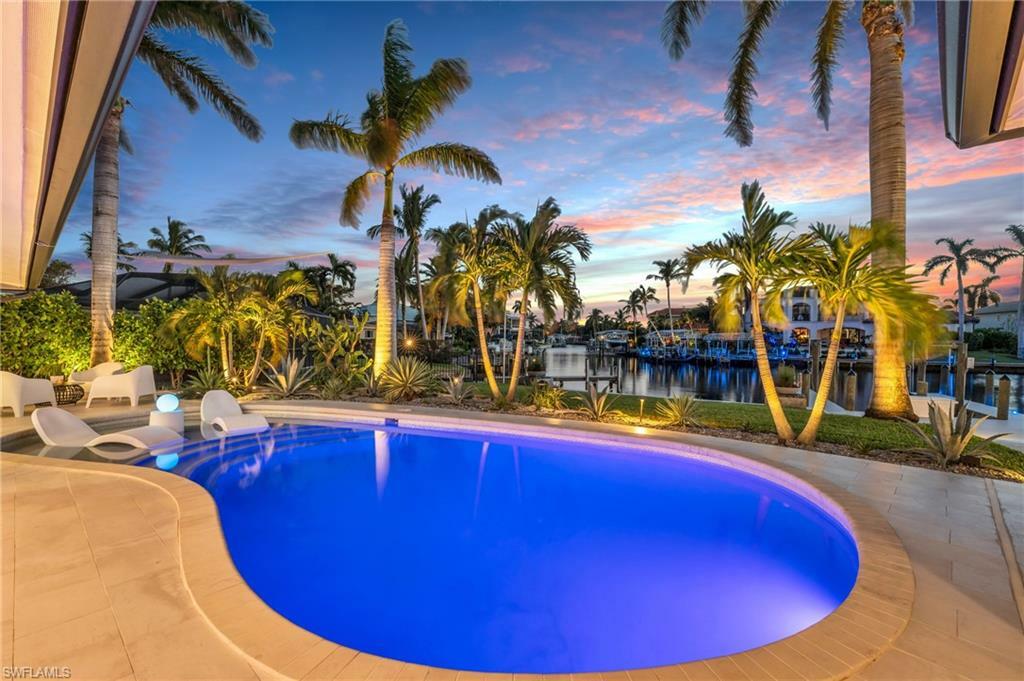 Property Photo: 438 Keenan Ave FL 33919