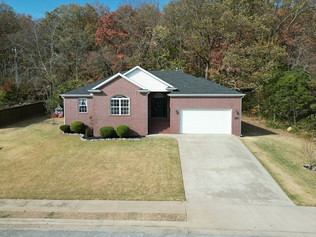 Property Photo:  701 W Thornstone Avenue  AR 72774 