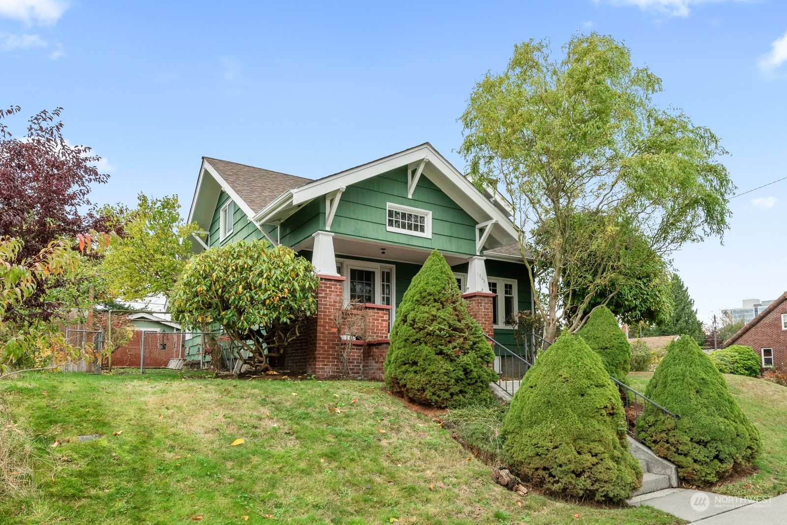 Property Photo:  1702 Lombard Avenue  WA 98201 