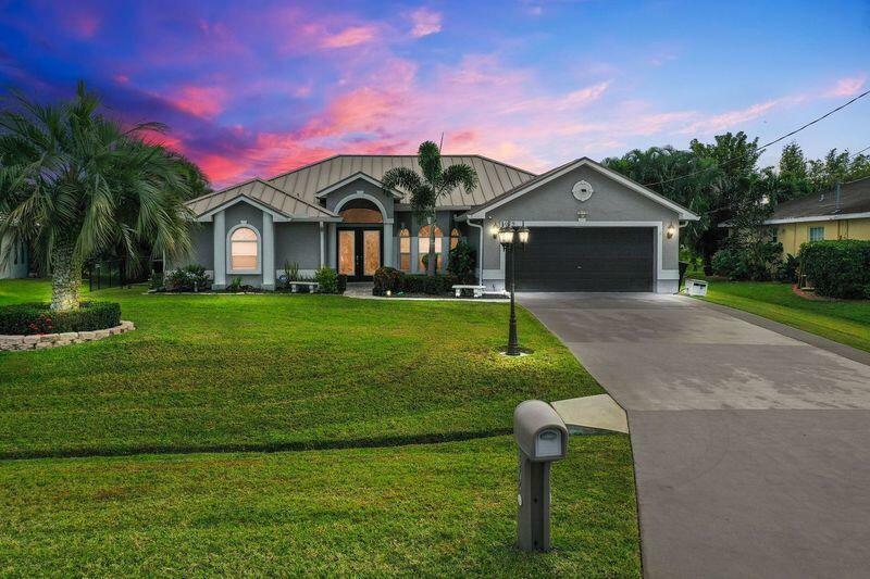 Property Photo:  3079 SE Galt Circle  FL 34984 