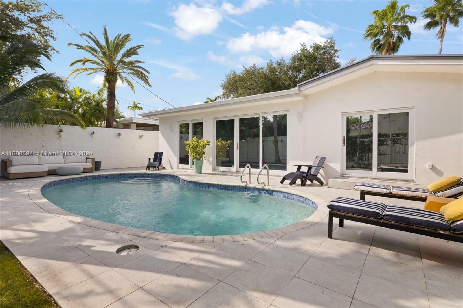 Property Photo:  1610 S Bayshore Dr  FL 33133 