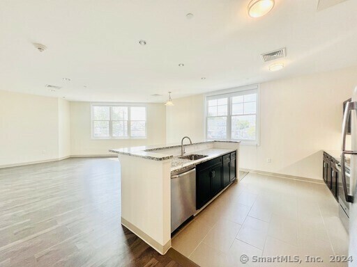 Property Photo:  215 Stillwater Avenue 417  CT 06902 