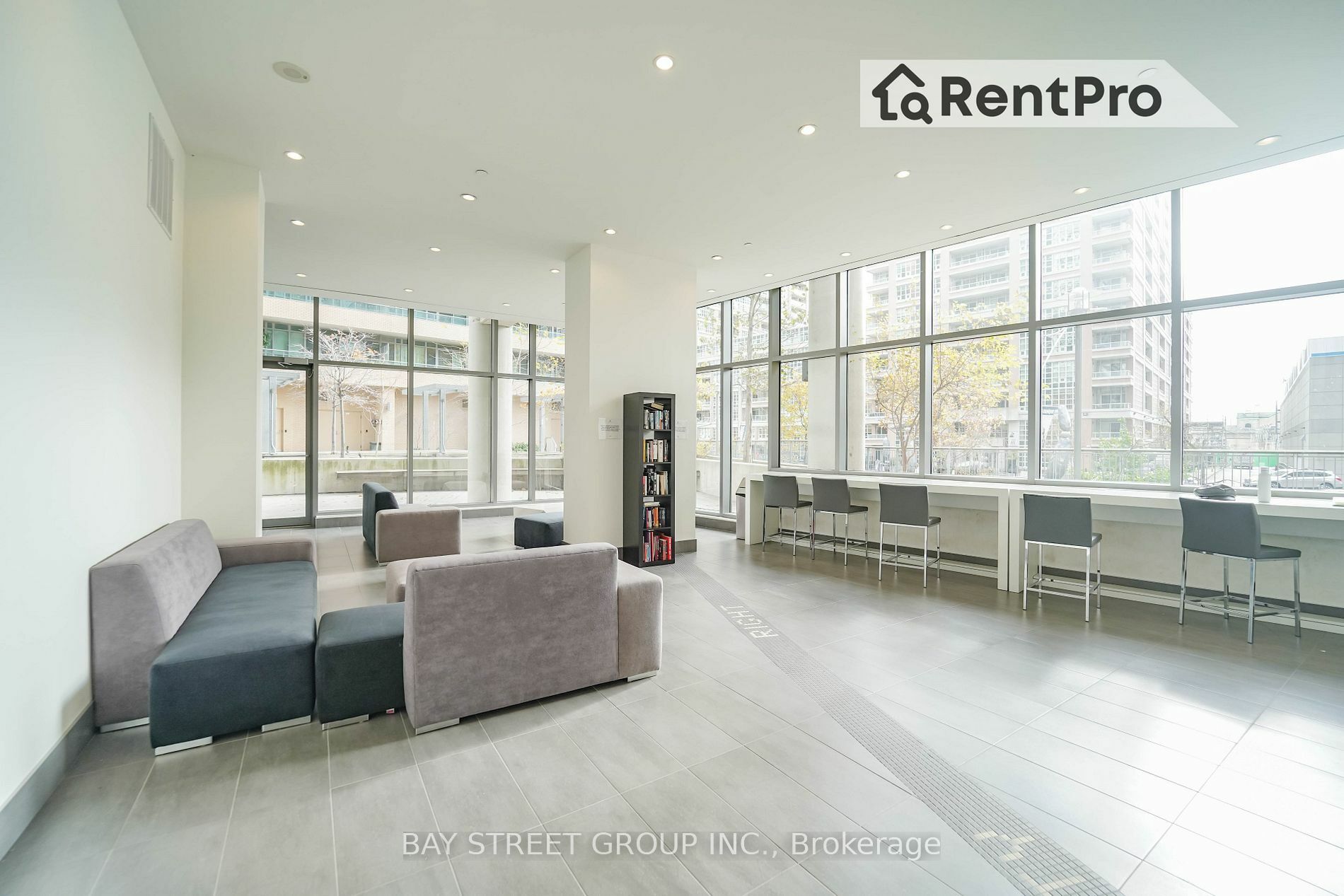 Property Photo:  150 East Liberty St 805  ON M6K 3R5 