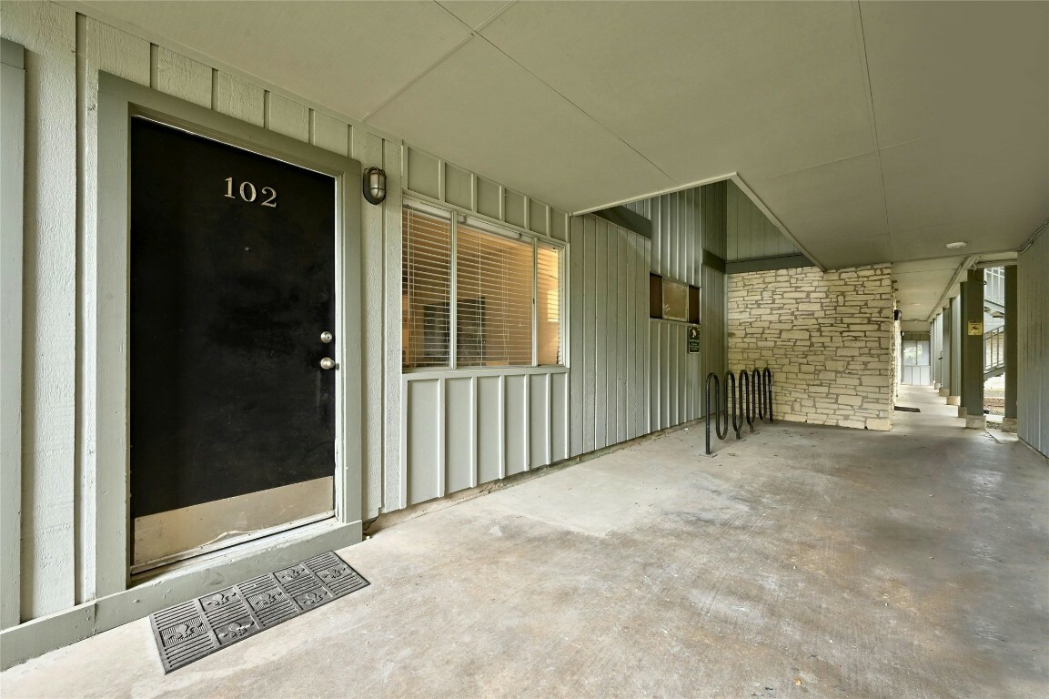 Property Photo:  2303 E Side Drive 102  TX 78704 