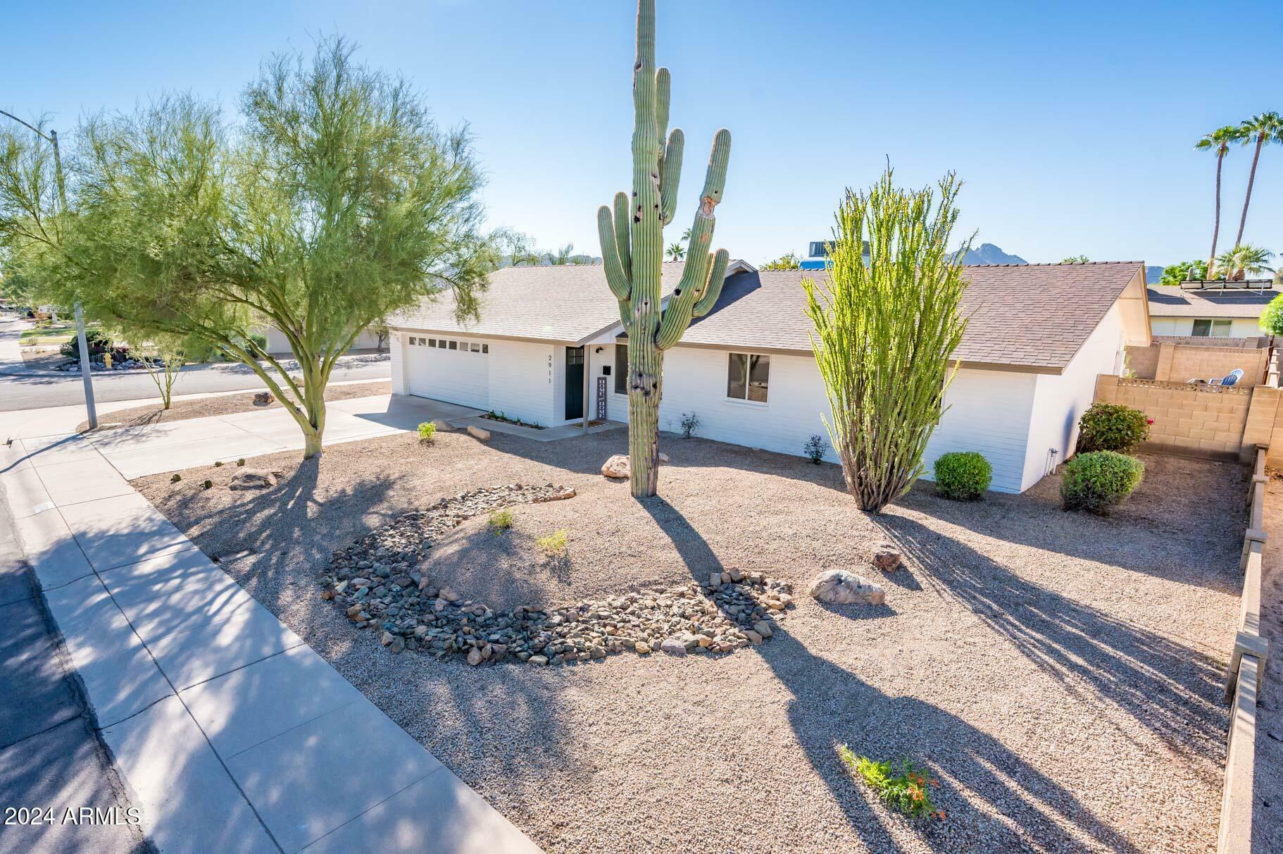 Property Photo:  2911 E Cortez Street  AZ 85028 