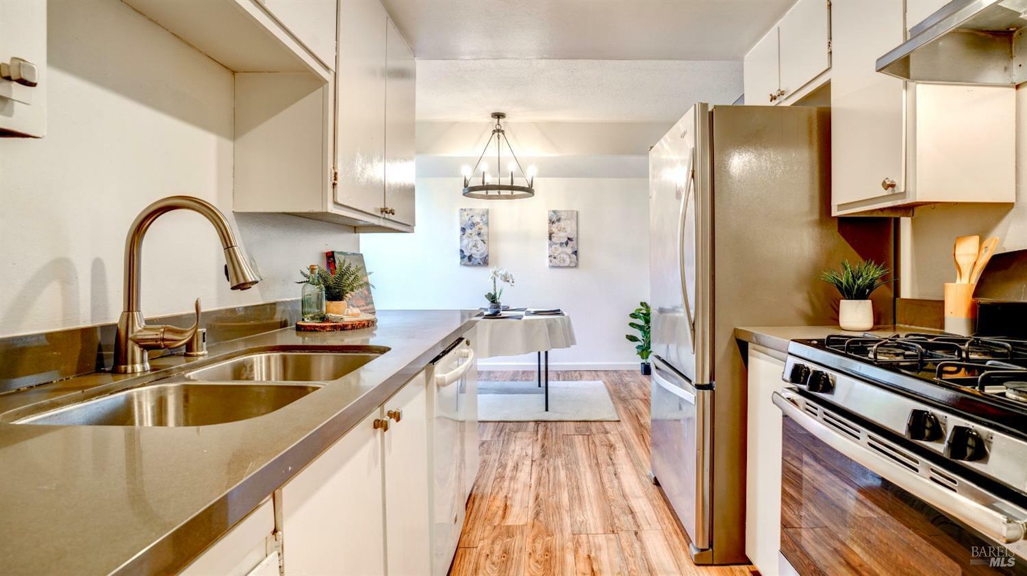 Property Photo: 1010 Ruth Place CA 95401