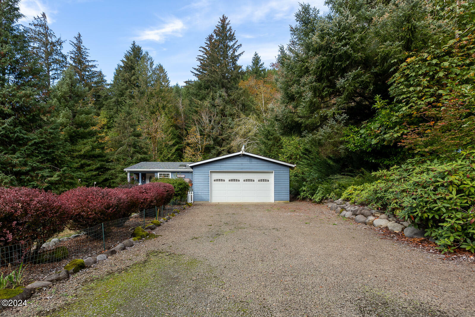 Property Photo:  743 N Sundown Drive  OR 97368 