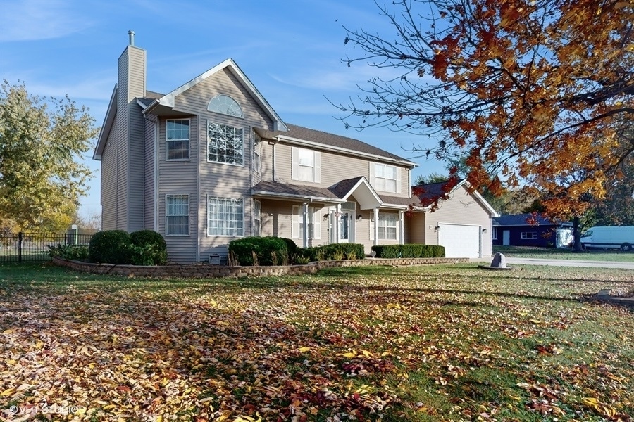 437 Pleasant Drive  Schaumburg IL 60193 photo