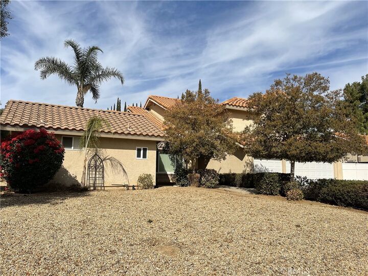 Property Photo: 124 Gracefield Way CA 92506