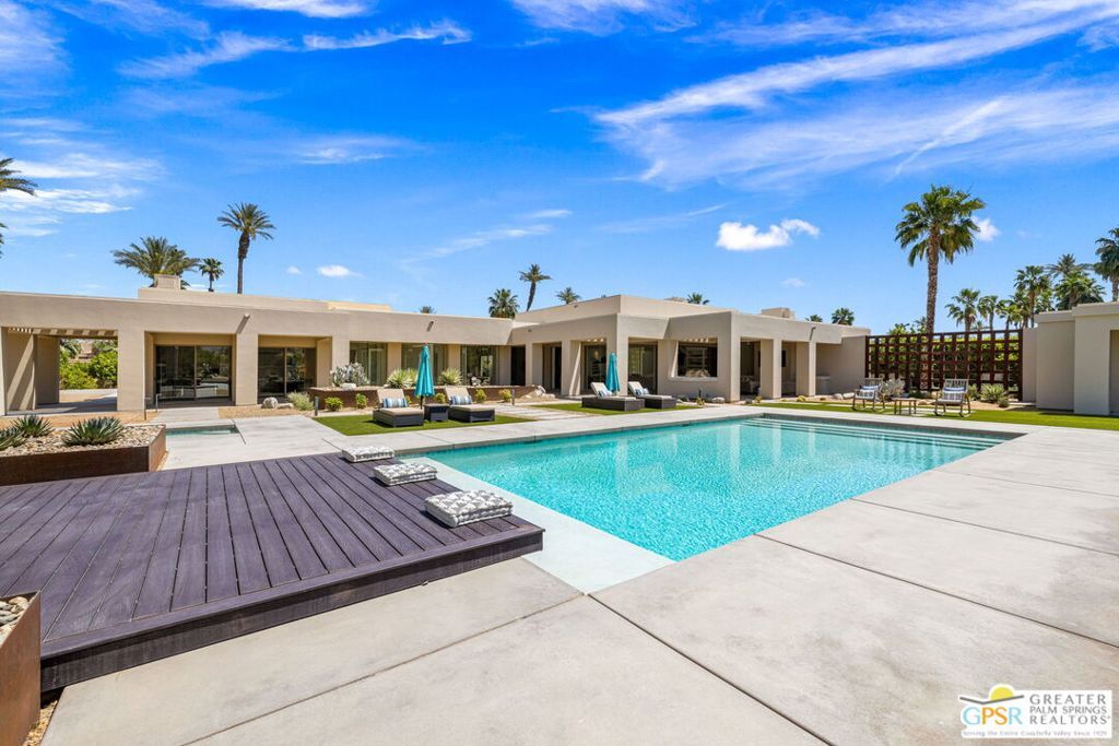 Property Photo: 8 Strauss Terrace CA 92270