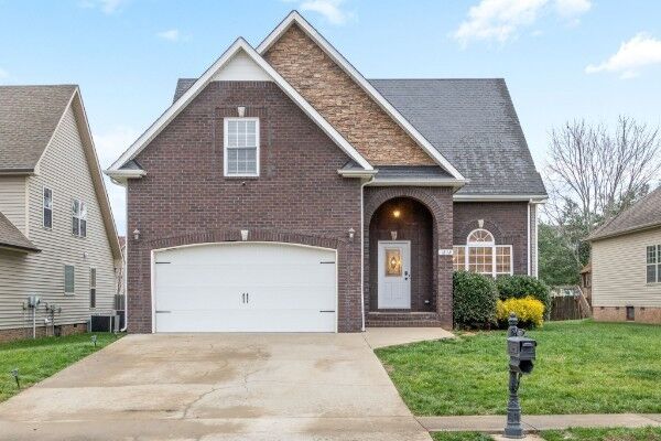 Property Photo:  1212 Chinook Cir  TN 37042 