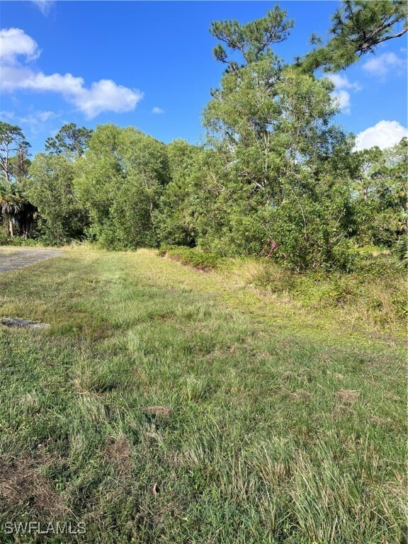 Property Photo:  5010 Day Court  FL 33935 