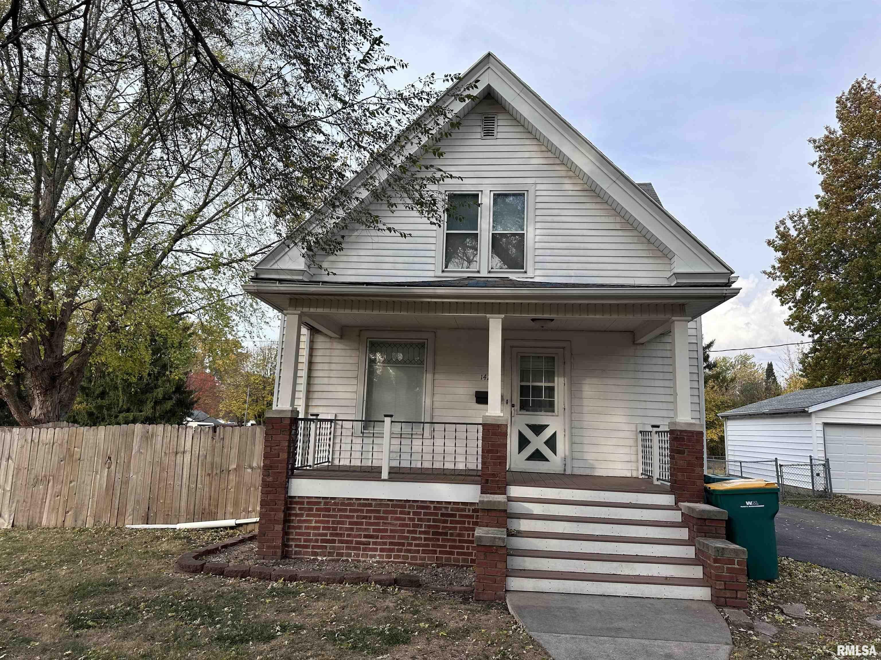 Property Photo:  1420 Willard Street  IL 61401 