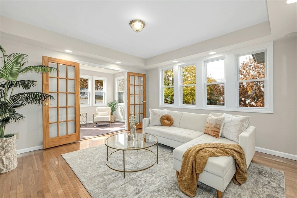 Property Photo:  60 Collins Street  MA 01606 