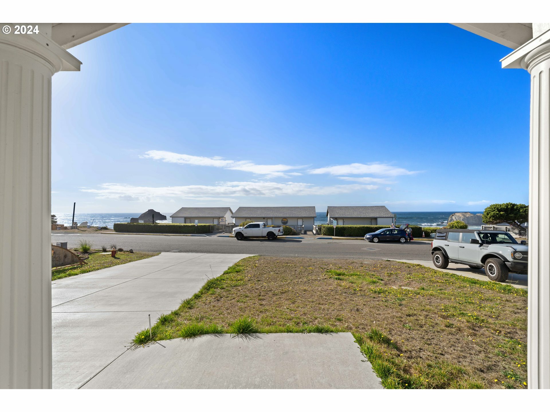 Property Photo:  1575 Beach Loop Dr SW  OR 97411 