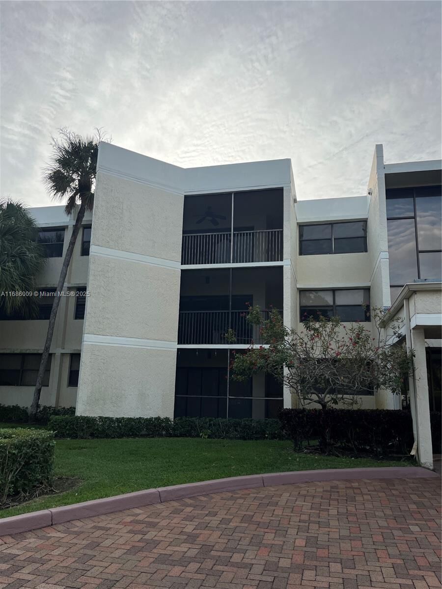 Property Photo: 491 Racquet Club Rd 306 FL 33326