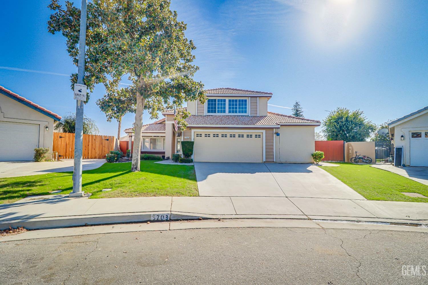 3703 Savannah Avenue  Bakersfield CA 93313 photo