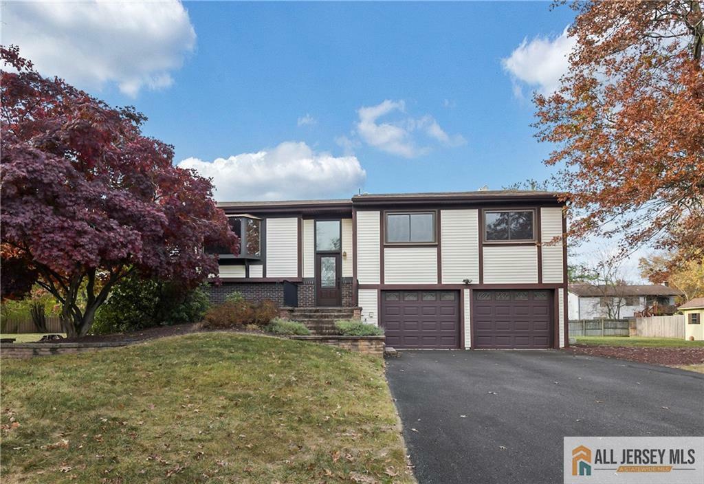 Property Photo: 5 Glen Court NJ 08852