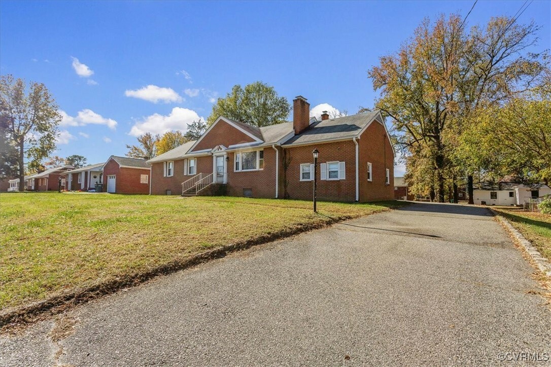 Property Photo:  4802 Burtfield Drive  VA 23231 