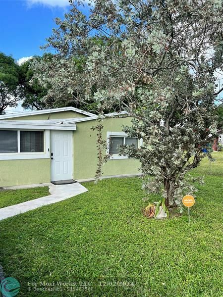 Property Photo:  2799 NW 15th St  FL 33311 