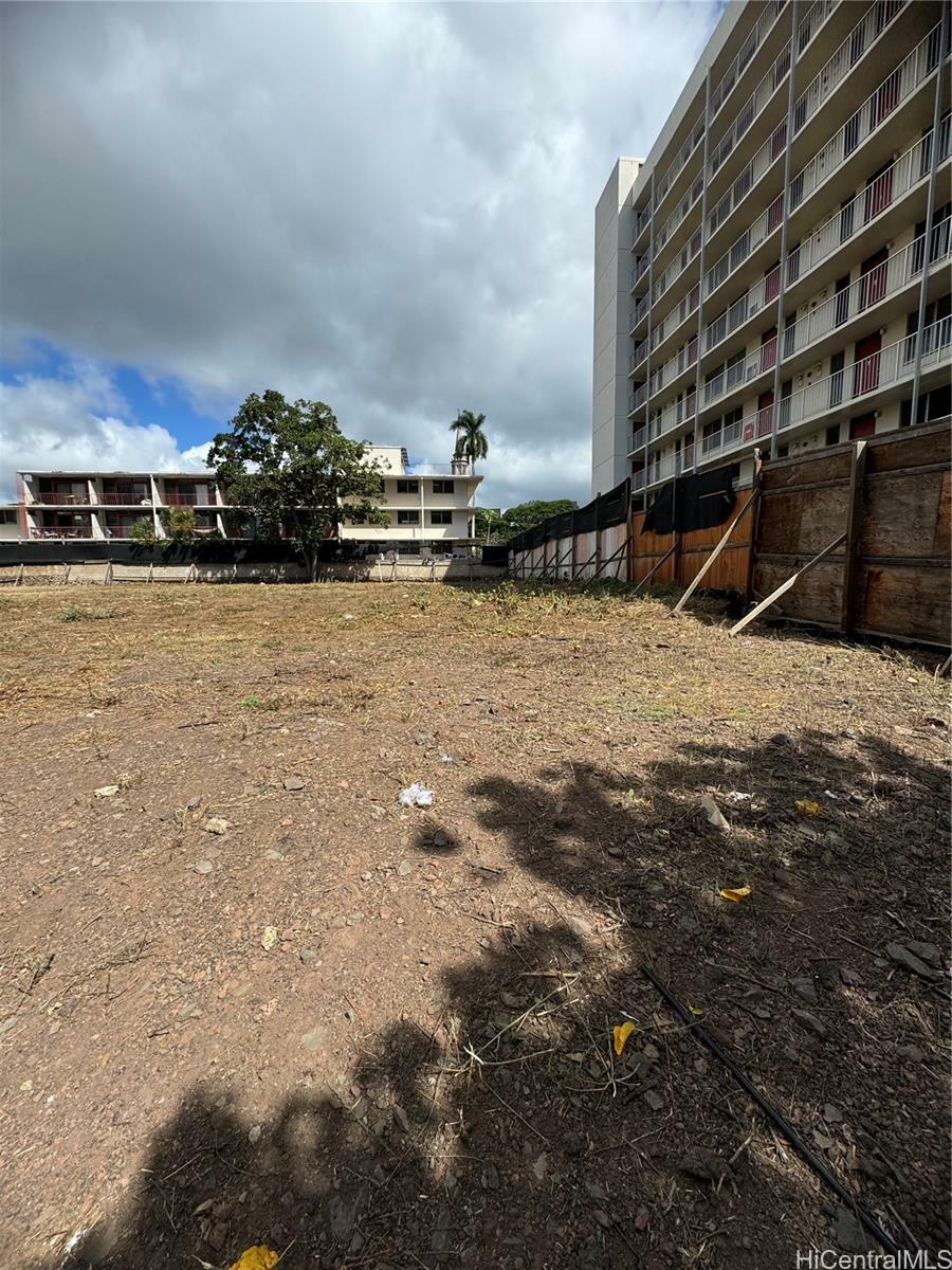 1632 Young Street  Honolulu HI 96826 photo