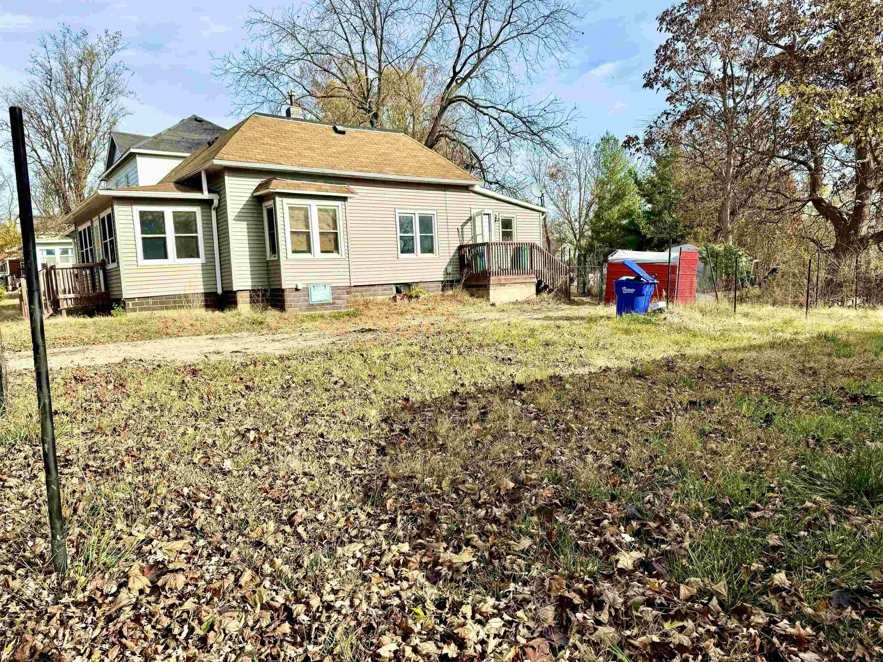 Property Photo:  131 1st Ave NW  IA 50662 