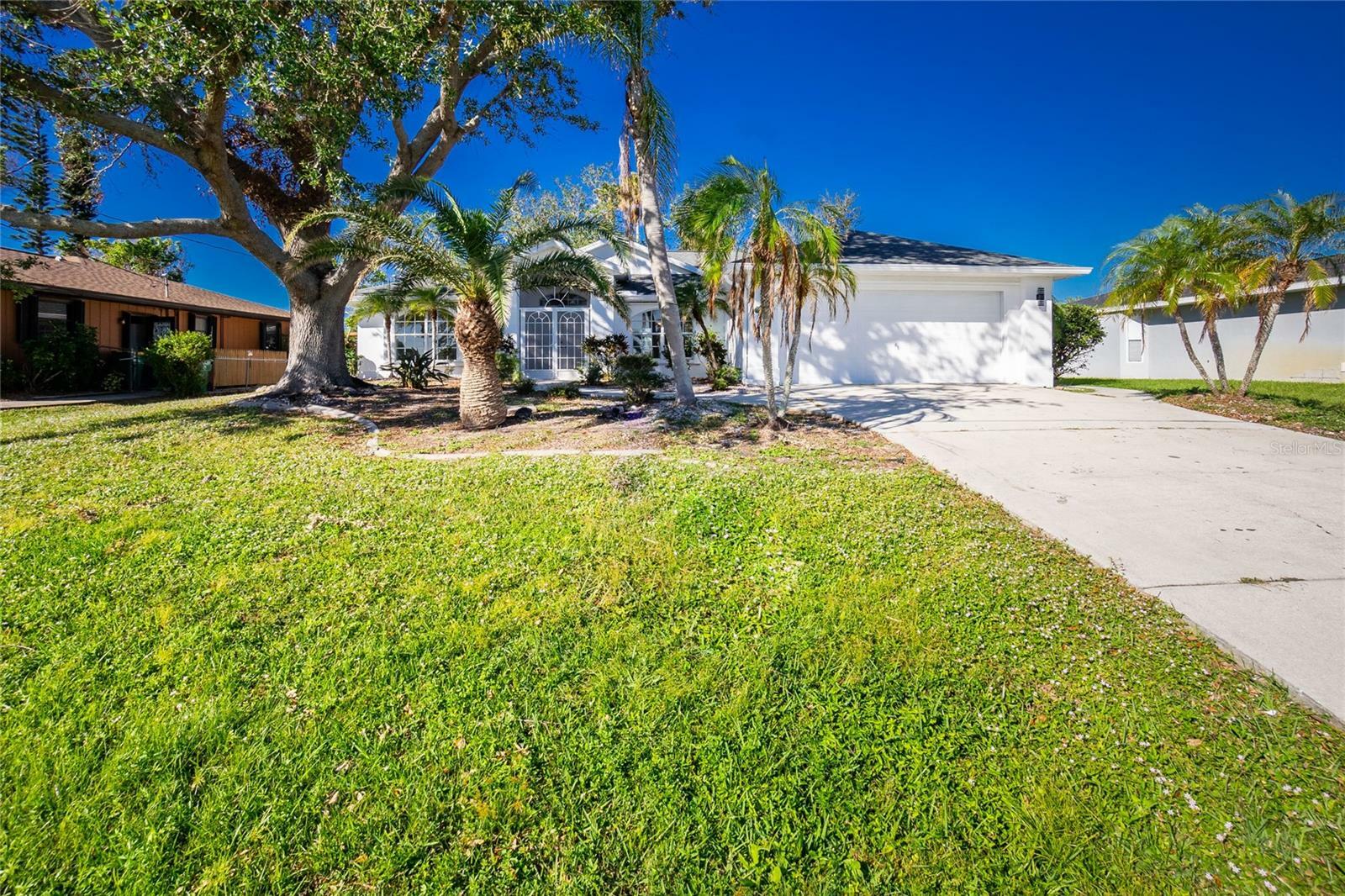 Property Photo: 217 Rotonda Circle FL 33947
