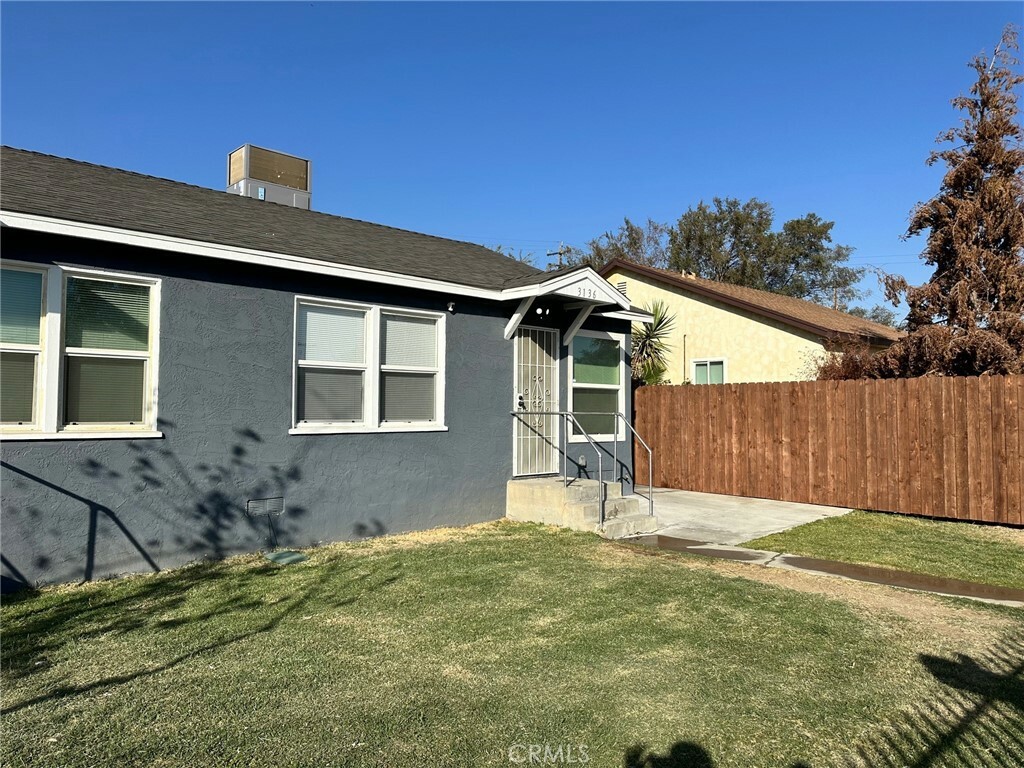 Property Photo:  3136 Monterey Street  CA 93306 