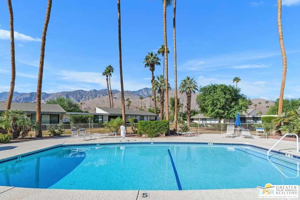 Property Photo: 1209 N Martinique Circle CA 92264