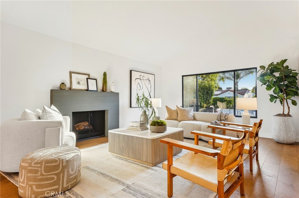 Property Photo:  2710 Granville Avenue  CA 90064 