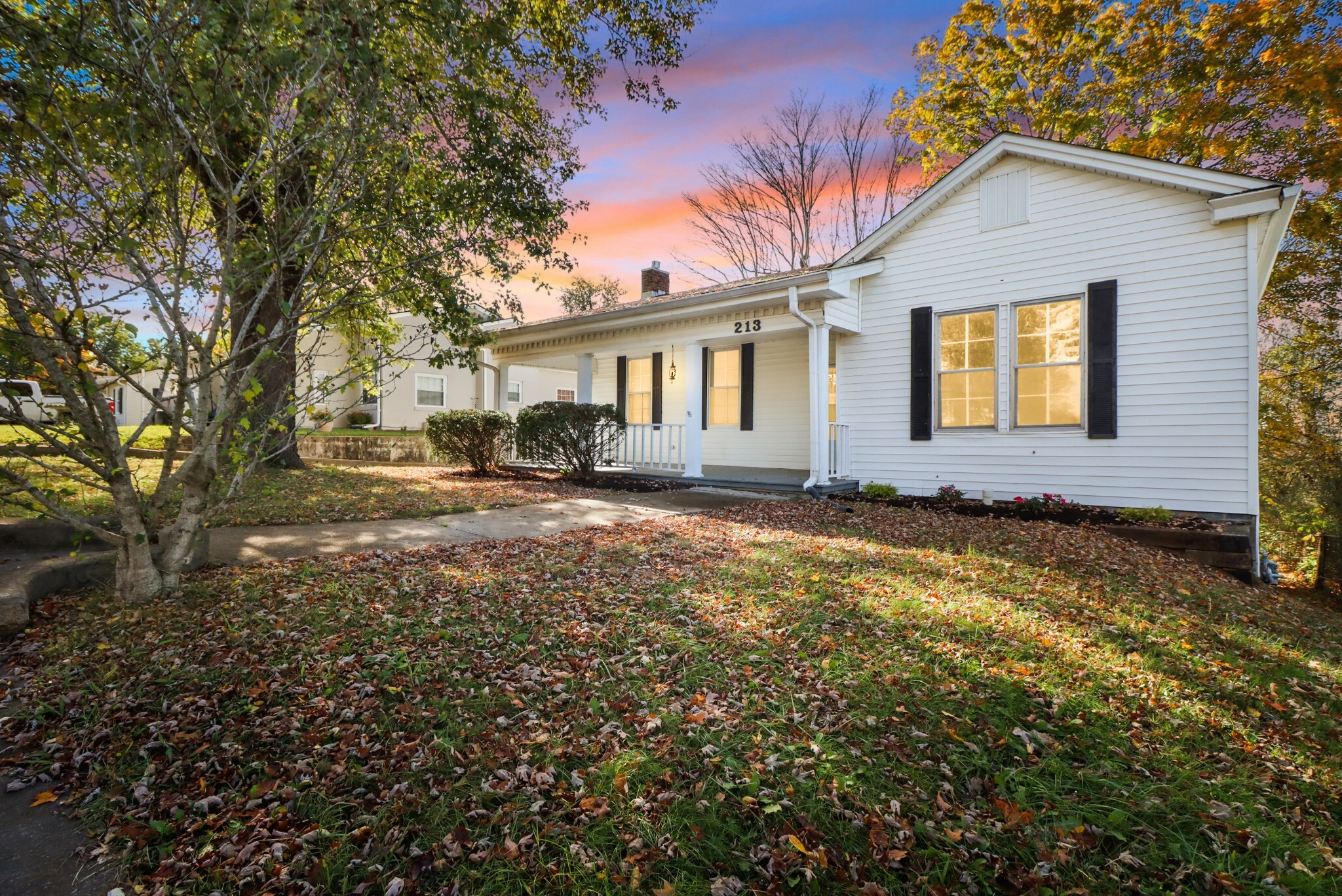 Property Photo: 213 Walnut St TN 37172