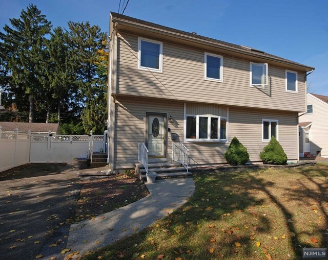 Property Photo:  181 Anderson Parkway  NJ 07009 