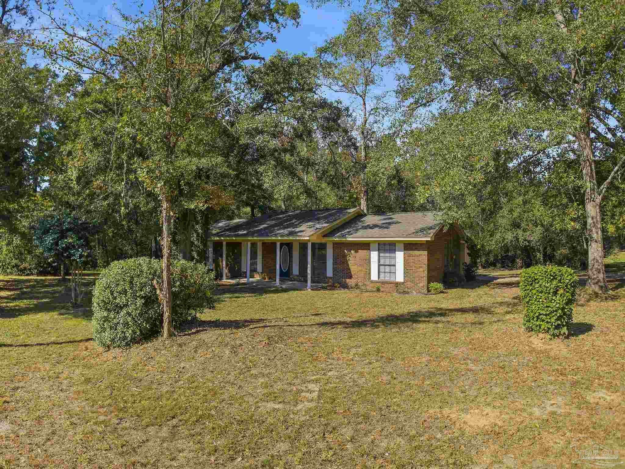 Property Photo:  4200 Rigby Rd  FL 32535 