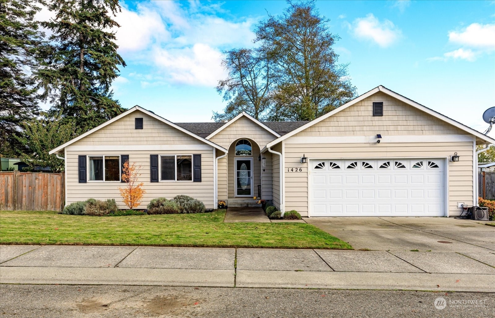 1426 NW Kathleen Drive  Oak Harbor WA 98277 photo