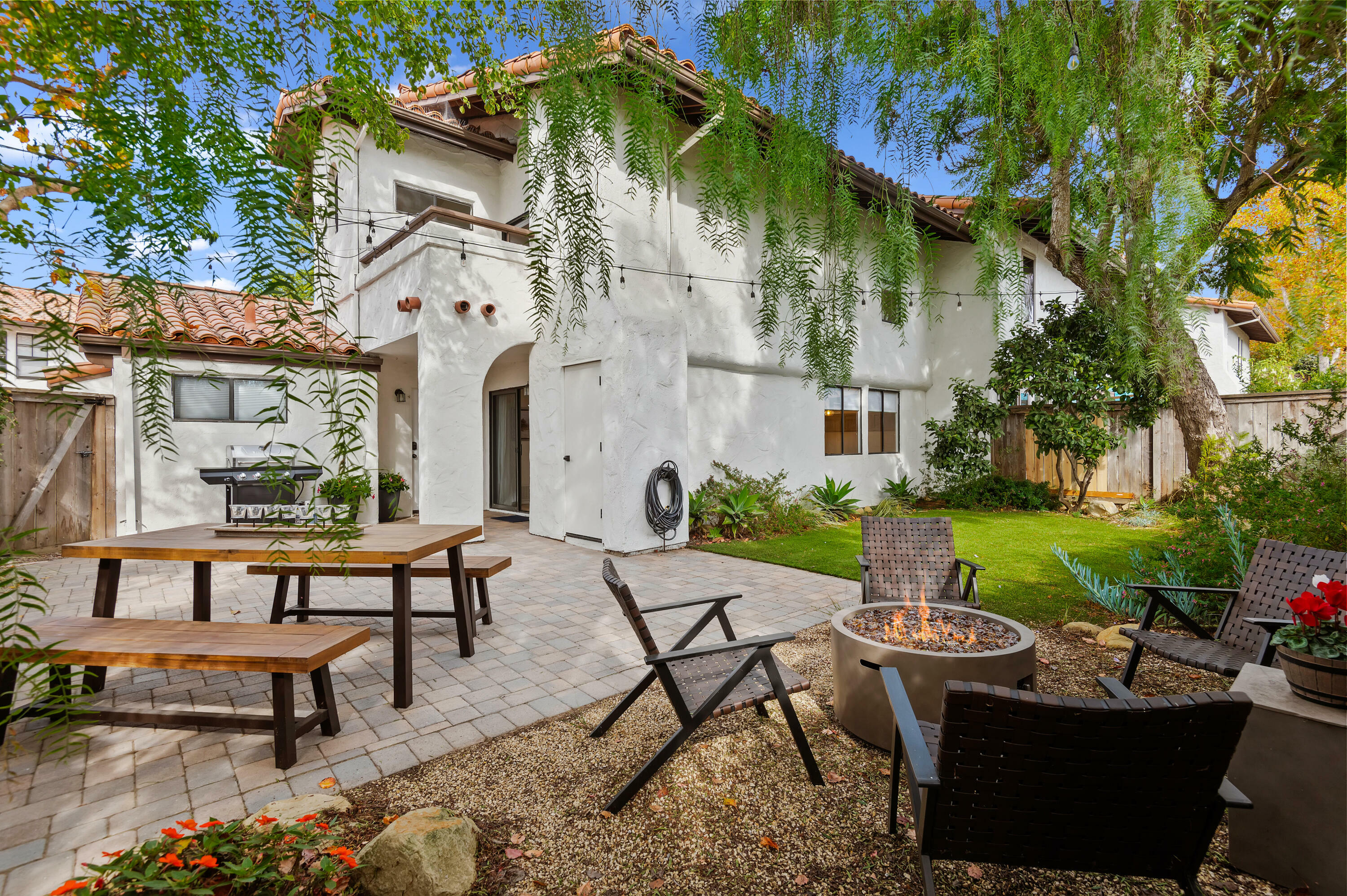 Property Photo:  2084 Cliff Drive  CA 93109 