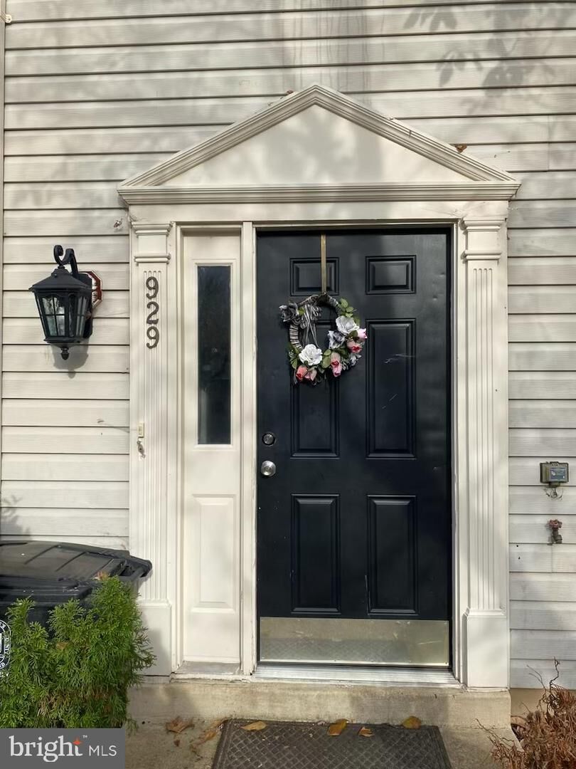 Property Photo: 929 Bending Branch Way 5 MD 20785