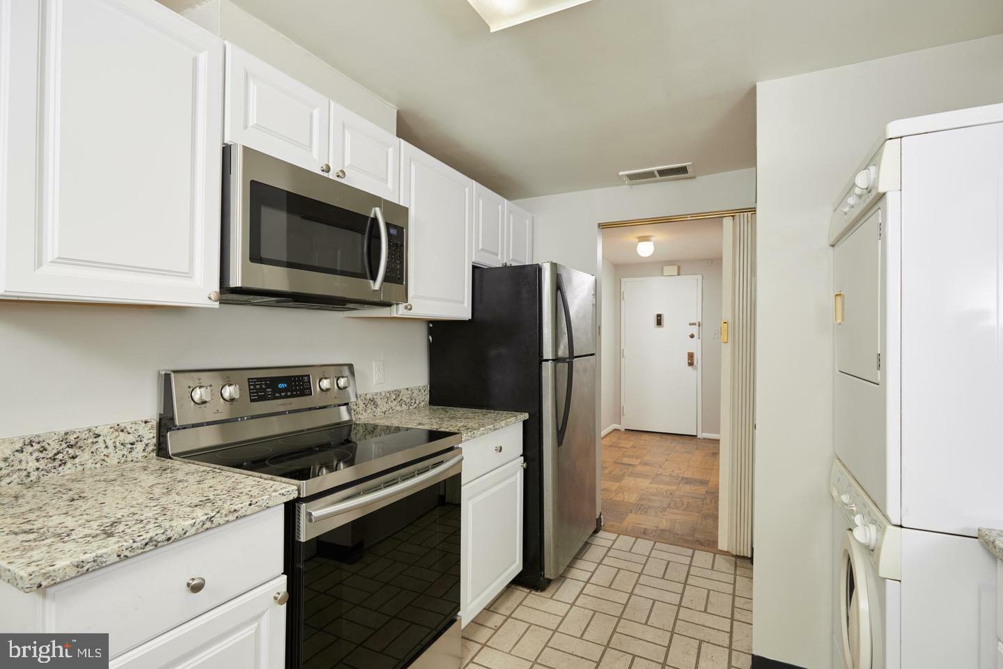 Property Photo:  4601 Park Avenue N 1404 D  MD 20815 